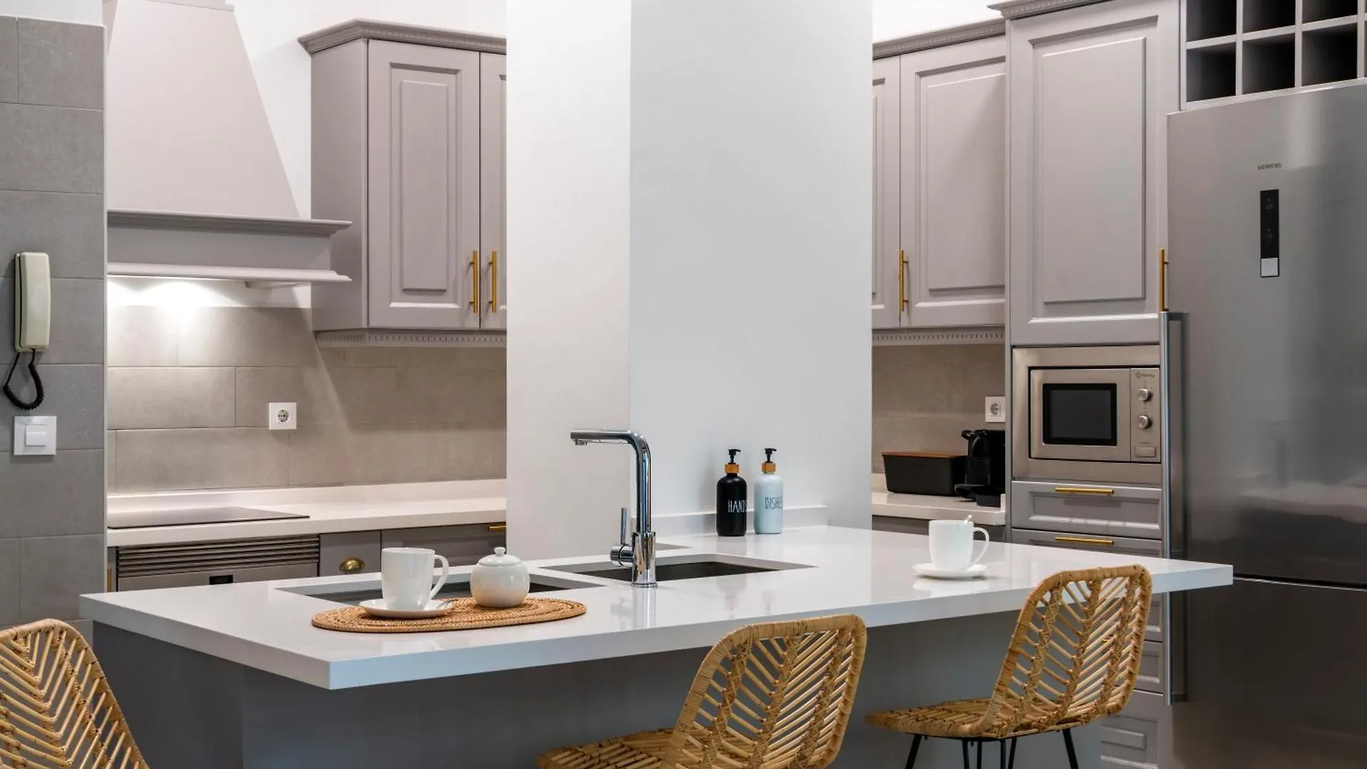 Unika Homes Puerta De La Maestranza 塞维利亚 0*,